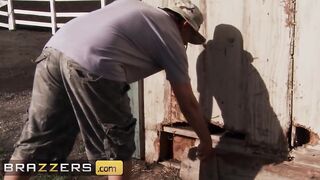 Brazzers - Pretty 19 Yo Jillian Janson Gets on her Knees and Blows Mark Ashley Penis