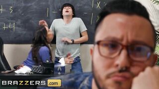 Brazzers - Desiree Dulce Jerking and Sucking Off Ricky Spanish without getting Caught by other Students
