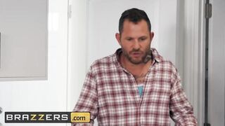 Brazzers - Amazingly Hot sexy Portia Paris is Pose Scott to got his Penis