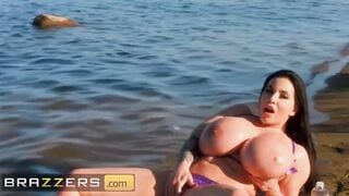 Brazzers – is a Slow Day for the Sensual Lifeguard Korina Kova so She’s having some Fun all alone