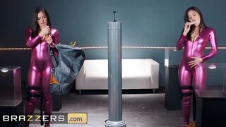 Brazzers - sexy Dark Haired Kendra Spade Squirting all over the Place