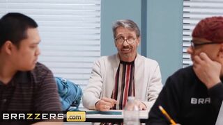 Brazzers - Goddess Beauty Bella Rolland is so Freaky for an mature Man's Dick