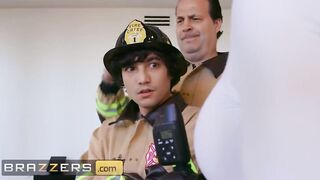 Brazzers - Bombshell mom Brandi Love Seduces a Young Fireman and Blows his Long Dick