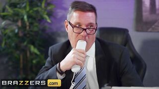 Brazzers - Beauty Office cougar Skyler Mckay Takes Big Dick up her Booty