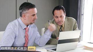 Brazzers - Beauty Avery African is so Turned On for her Dad's Friend Long Penis