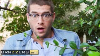 Brazzers - cougar Nextdoor Alexis Fawx Takes two Huge Cocks double penetration