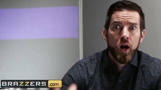 Brazzers -thicc Cali Carter Serves her Phat Booty for Dinner