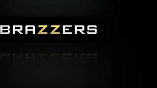 Brazzers:Party like a Finger's up your Trailer