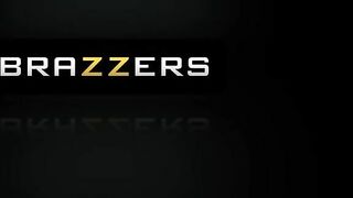 Brazzers:Party like a Finger's up your Trailer