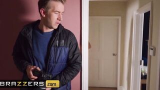 Brazzers - Curvy Brit Anna Bailey Gets Titty Plowed by Huge Dick