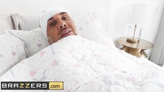 Brazzers - Tiny Tit Brooklyn Gray Shows off her new Tights