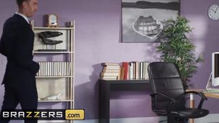 Brazzers - Long Tit Thicc Boss Lucia Love Gets Long Dicked at Work