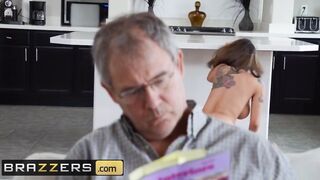 Brazzers - Cheating cougar Kaylani Lei Craves some big black cock