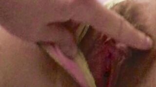 Spreading my beauty Pink Vagina – American Cougar 05