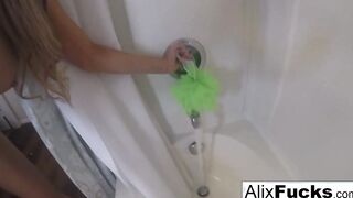 Hottie taking a shower off with Alix Lynx