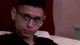 Twink Amateur Takes on the DILF
