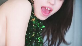 Tiny Temptations Hoe 5