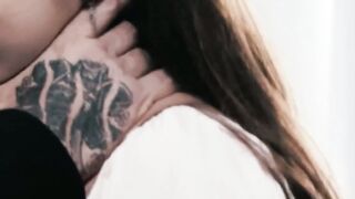 Love in the Dark Hoe 2