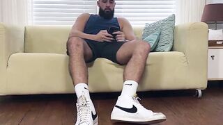 Size Matters Mauis Massive Feet Take Center Stage