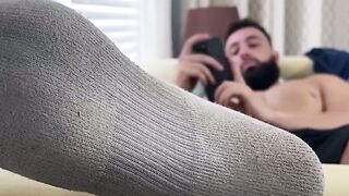 Size Matters Mauis Massive Feet Take Center Stage