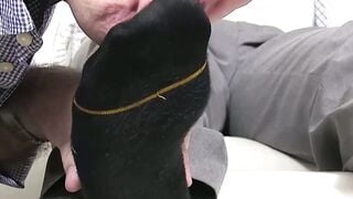 FeetFrenzyFiesta.com  Savoring the Taste of Desire