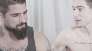 Muscular hunk hammers stepson bare after being sucked off