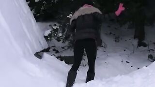 Snowball Freak Showdown Nicolettas Icy Sexual Adventure