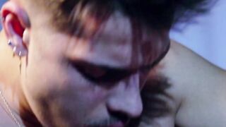 Sleek and Sleazy Evan Knoxx Takes Des Irez for a Wild Ride