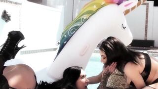 Sultry Summer Sins A Lesbian Lovestory by the Pool