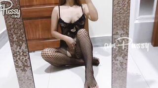 Mirror Masturbation Selfie of Young Amateur chick