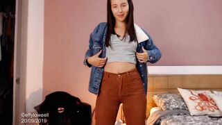 Sweet petite cunt with mouth seduces you while she dresses