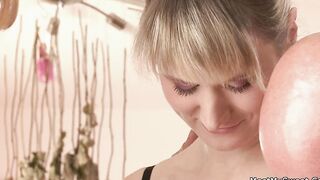 He finds an mature lovers and a 19 year old women fucking