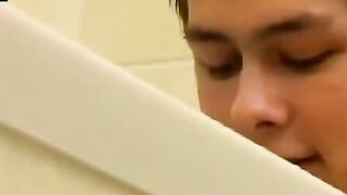 Seductive Splash Christians Steamy Shower Str8 Jerk Off