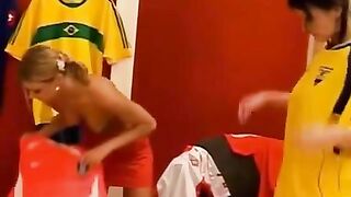 Coachs Pet Juicy Blonde Tops Rambunctious Brunette in Bedroom Terminee Showdown
