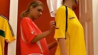 Coachs Pet Juicy Blonde Tops Rambunctious Brunette in Bedroom Terminee Showdown