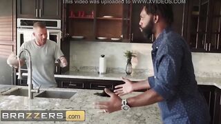 Cheating Fiance (Moriah Mills) Gets Drilled By Husbands Pal - Brazzers