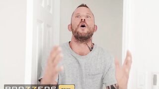 Cheating Fiance (Moriah Mills) Gets Drilled By Husbands Pal - Brazzers