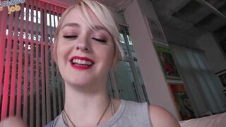 Teenagers sex addict Annie Archer masturbates her therapist inside session!