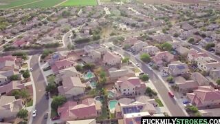 FuckmilyStrokes.com - Up and coming camgirl Andi Rose visits her stepcousin Katie Kush who’s living with her stepdad photographer Dan Ferrari.