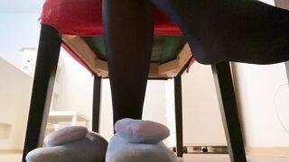 SHE’S POSING YOU WITH HER HOT FOOT