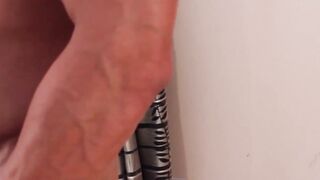Bearded muscle stud's machine wanking with a sexy twist.
