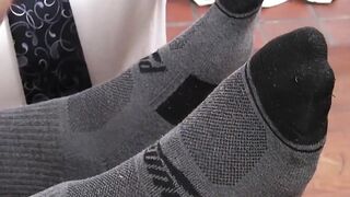 "Male Feets XXX - Old Man Worship Young Hunk's Toes And Footjob"