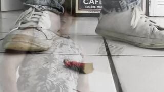 "Tiny People Crushed Under Giant Feet of Sex Goddess Eliza Jane"