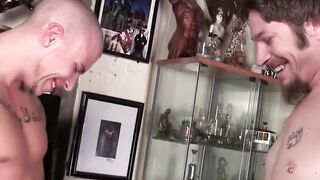 Curvaceous Amateur Gal's Pounding Gets Turn-On in Hardcore Threesome