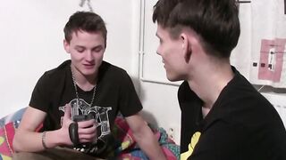 Twinks Fucked Raw - Hot Twunks Fuck Hard In The Shower