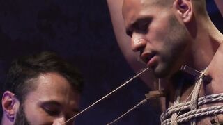 Bald-Leo Fucks Bareback with Hot Stud Wilfred Knights - Raw Anal Sex