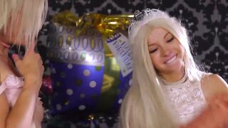 Teens Gone Wild! Blondes Share Their Pussies in an Epic Threesome