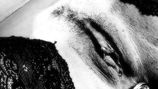 Ebony babe gangbanged into messy facial