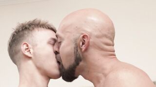 Hunks Anal Creampied By Muscular Stud - GayPornHub