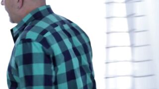 KINKY TEEN HALEY SPADES GETTING PIERCE FUCKED BY BALD DICK IN DEEP PINK VAGINA